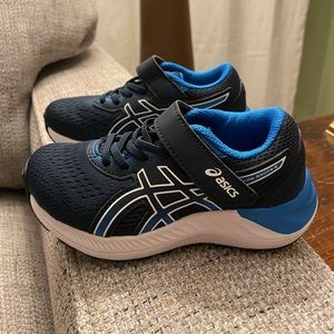 NWOB Toddler Boy ASICS sneakers